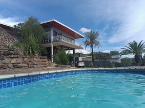 Pool - Charming 1-bedroom apartment with WiFi, AC and pool  in enchanting Windhoek (Windhoek)