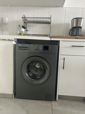 Interior - Charming 1-bedroom apartment with WiFi, AC and pool  in enchanting Windhoek (Windhoek)