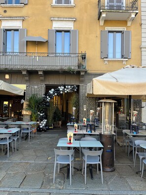 Outdoor dining - Teo's House - Navigli Apartments (Milano)