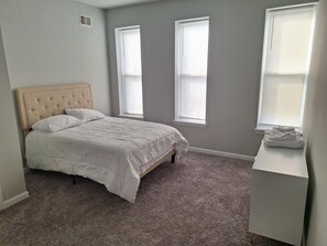 3 bedrooms, WiFi, bed sheets