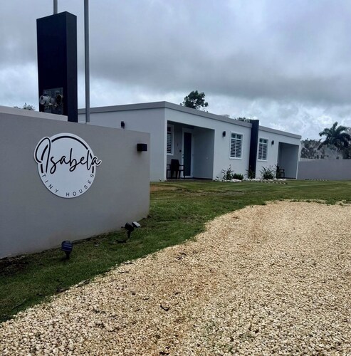 Cozy Tiny House for Couples or Families – Peaceful Isabela Retreat