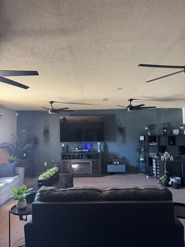 Cozy bedroom in charming Apple Valley with WiFi, AC