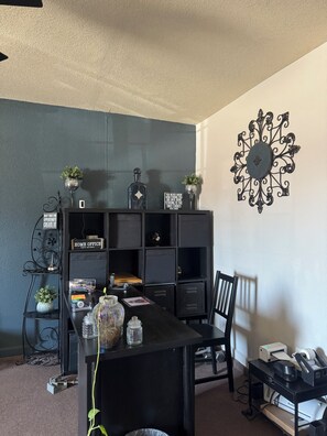 Interior - Cozy bedroom in charming Apple Valley with WiFi, AC (Apple Valley)