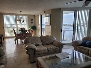 TV - Beautiful Panoramic Corner Unit!!! The view... wow! (Pensacola)