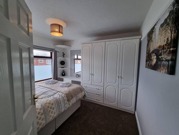 House, 2 Bedrooms
