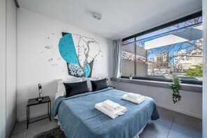 Studio, Balkon, Stadtblick