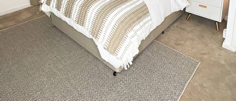 1 habitación, tabla de planchar con plancha, cuna de viaje y wifi