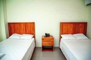 1 chambre, fer et planche à repasser, Wi-Fi, literie fournie