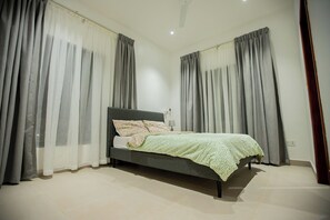 3 bedrooms, iron/ironing board, WiFi, bed sheets - 3-bedroom apartment in terrific Tema,Accra with WiFi, AC (Tema,Accra)