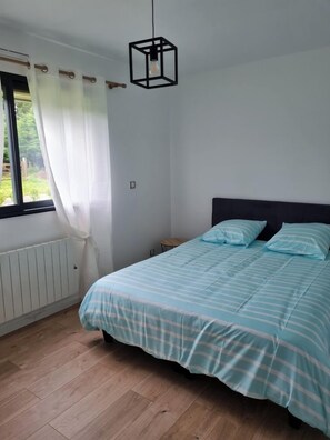 2 Schlafzimmer, Reisekinderbett, kostenloses WLAN