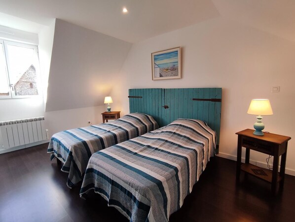 3 chambres, lit de bébé portatif, accès au Wi-Fi (inclus)