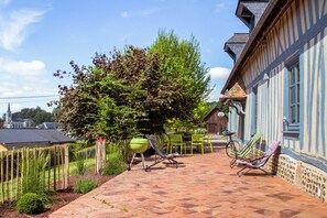 Terrace/patio - Gîtes de France® - Chemin Faisant (CLERES)