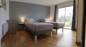 3 bedrooms, travel cot, free WiFi, wheelchair access