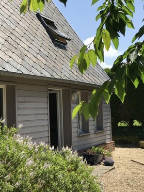 تفاصيل الفندق من الخارج