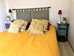 3 عدّة غرف نوم وسرير سفر وواي فاي مجانًا