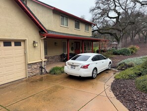 Exterior - Charming 4-bedroom chateau with WiFi and AC in Valley Springs (Valley Springs)