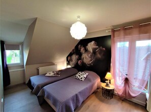4 bedrooms, travel cot, free WiFi