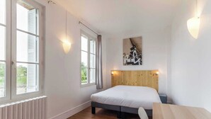 7 bedrooms, travel cot, free WiFi - Gîtes de France® - Gîte du Loup Vert (JUMIEGES)