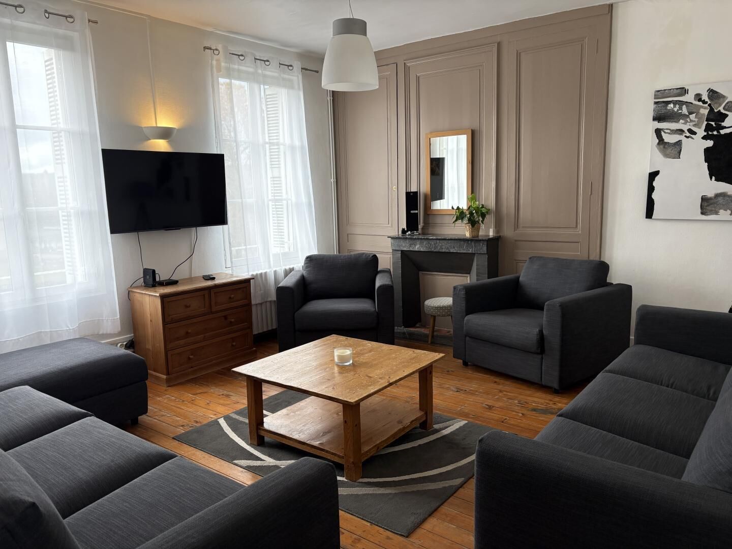 Télévision, table de tennis de table