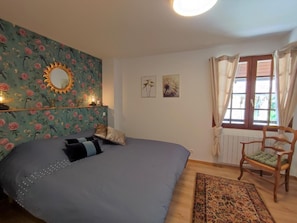 2 chambres, lit de bébé portatif, accès au Wi-Fi (inclus)