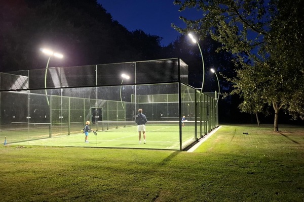 Terrain de Padel la nuit