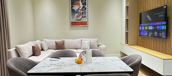 Cozy Modern Infinity Apartment delightful Central Tashkent with WIFI, AC, Luxury