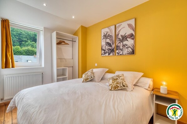 3 bedrooms, travel crib, free WiFi