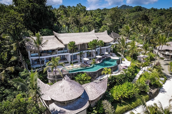 Außenpool, Sonnenschirme