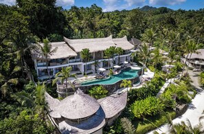 Kolam renang terbuka, payung kolam