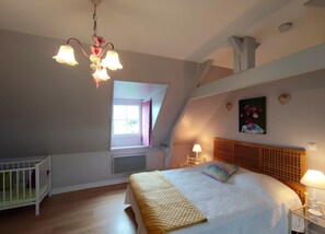 1 bedroom, travel cot, free WiFi - Gîtes de France® - L'Etable (ETALONDES)