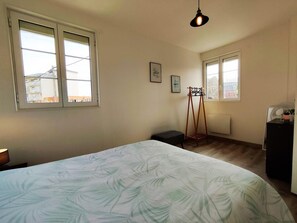 2 habitaciones, cuna de viaje y wifi gratis 