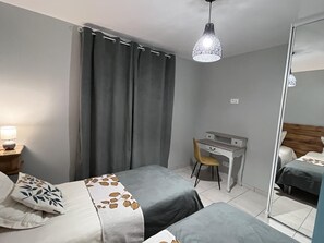 2 bedrooms, travel cot, free WiFi