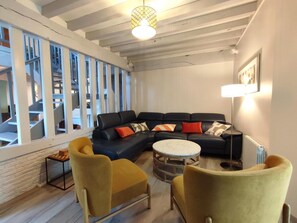 Living area - Gîtes de France® - The Gateway to Aval   (VILLAINVILLE)
