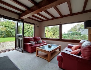 Living area - Gîtes de France® - The Gateway to Aval   (VILLAINVILLE)