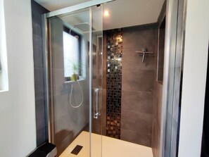 Shower - Gîtes de France® - Gîte de la Fauvelière (TOUFFREVILLE LA CORBELINE)
