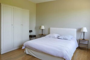 4 chambres, lit de bébé portatif, accès au Wi-Fi (inclus)