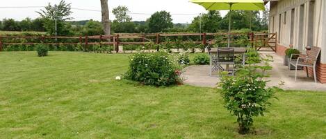 屋外ダイニングエリア