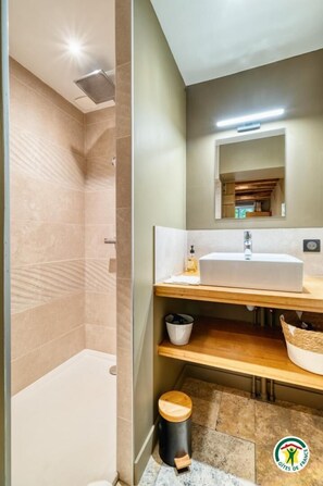 Shower - Gîtes de France® - The Cottage (BOUDEVILLE)