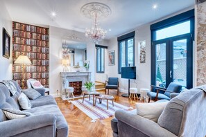 تلفزيون، كرة قدم الطاولة، كُتُب