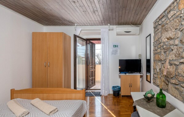 1 camera, Wi-Fi gratuito, lenzuola