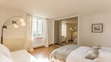 4 bedrooms, travel cot, free WiFi