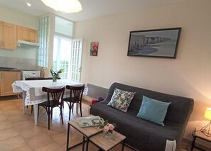 TV - Gîtes de France® - The Stable (ETALONDES)