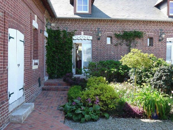 Exterior detail - Gîtes de France® - The Stable (ETALONDES)