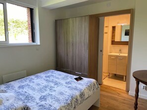 2 habitaciones, cuna de viaje y wifi gratis