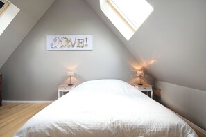 3 bedrooms, travel crib, free WiFi