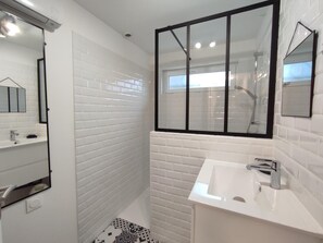 Shower - Gîtes de France® - Le Nice Valmontais (VALMONT)