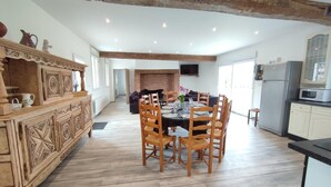Dining - Gîtes de France® - Le petit peret (CROPUS)