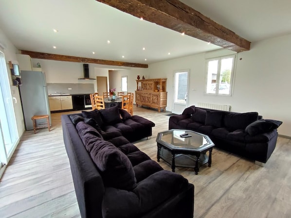 TV, DVD player, table tennis