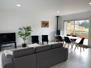 TV - Gîtes de France® - Linen (FONTENAY)