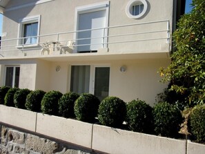 Exterior detail - Gîtes de France® - Le Petit Clos des Camélias (VEULETTES SUR MER)